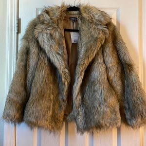 TOPSHOP – Camille Faux Fur Coat